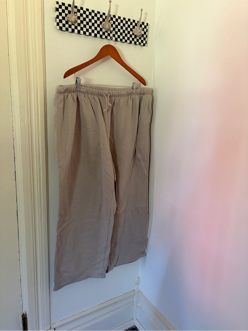 Relaxed Drawstring Sweatpants - Picture 2 of 4